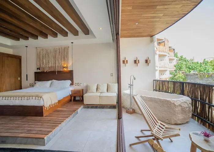 Secluded Jungle Free Access To Club Apartment