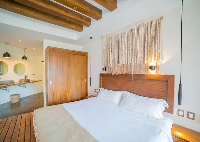 Secluded Jungle Free Access To Club Apartment *