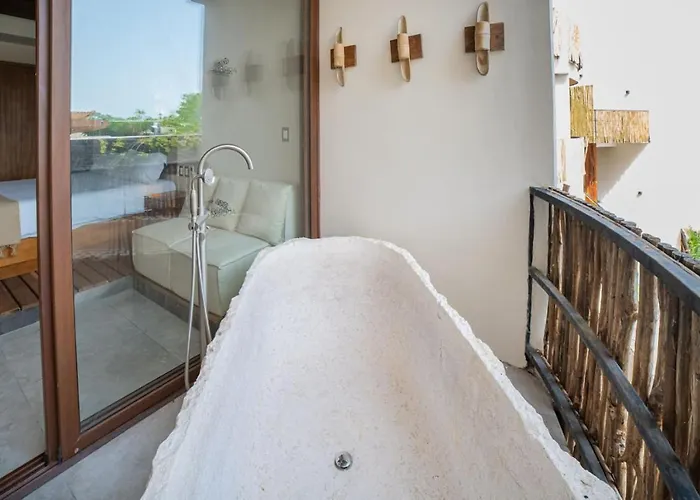 Secluded Jungle Free Access To Club Apartment *