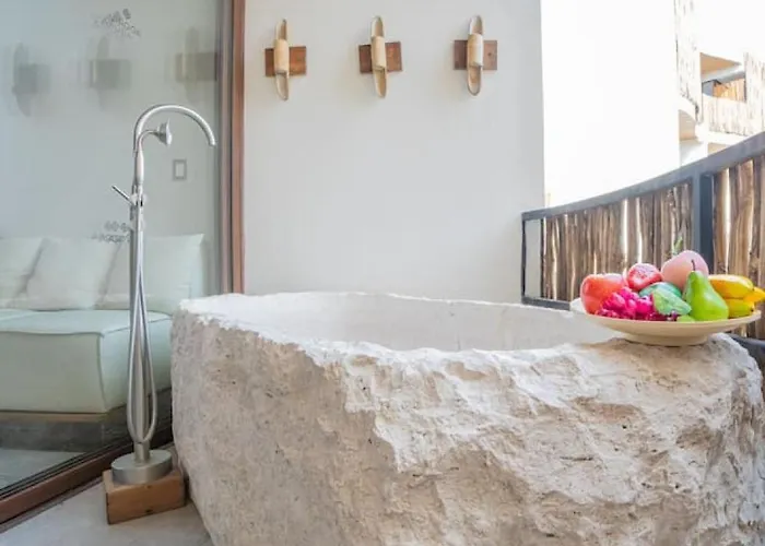 Secluded Jungle Free Access To Club Apartment