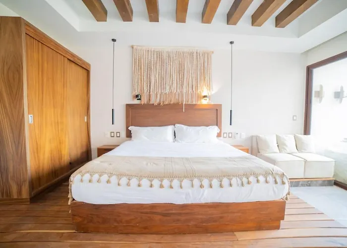 Secluded Jungle Free Access To Club Apartment