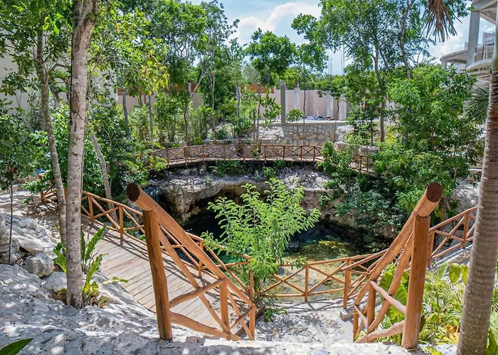 Secluded Jungle Free Access To Club *